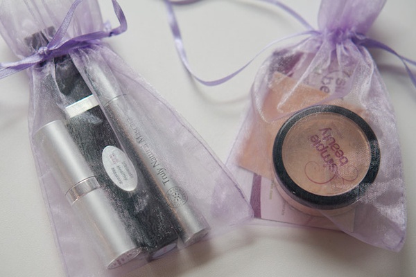 Simple Beauty Minerals: A Mother/Daughter makeup review