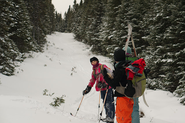 kids on ski trail