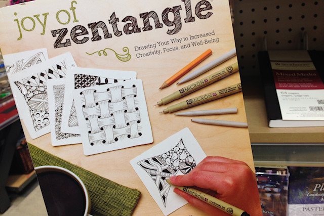 Joy of Zentangle: Drawing Your Way to Increased Creativity, Focus, and Well-being [Book]