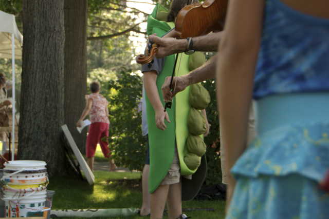 fiddles and human pea pods: just all part of scene at local food week 