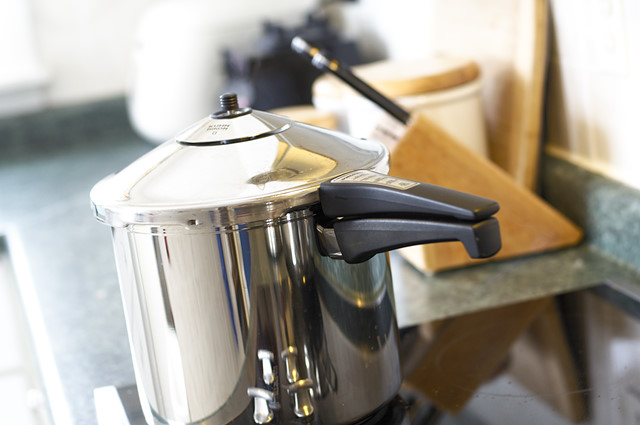 Review: Kuhn Rikon 12 Quart Family Stockpot Pressure Cooker